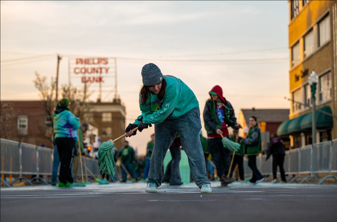 Pat's alumni painting Pine Street green